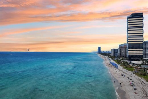 Residential complexes in Hallandale, Broward County
