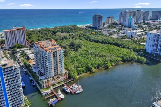 Residential complexes in Fort Lauderdale, Broward County
