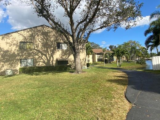 Residential complexes in Greenacres City, Palm Beach