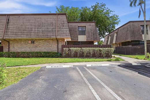 Townhouse in Coral Springs, Broward County