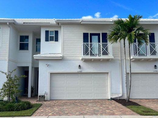 Townhouse in Royal Palm Beach, Palm Beach
