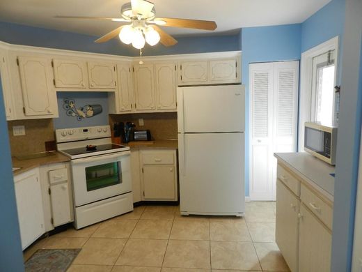 Residential complexes in Royal Palm Beach, Palm Beach