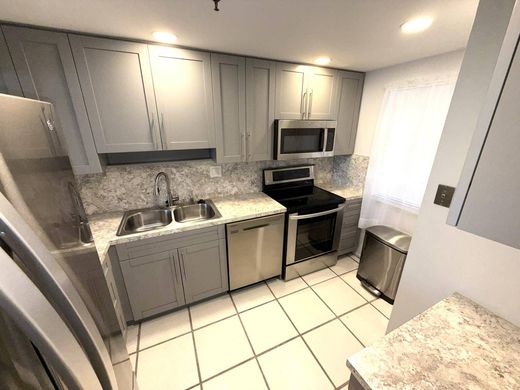 مجمع شقق ﻓﻲ West Palm Beach, Palm Beach County