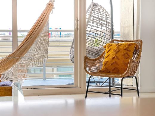 Kamienica w Miami, Miami-Dade County