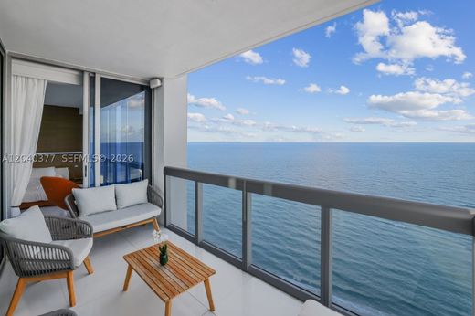 Residential complexes in Miami Beach, Miami-Dade