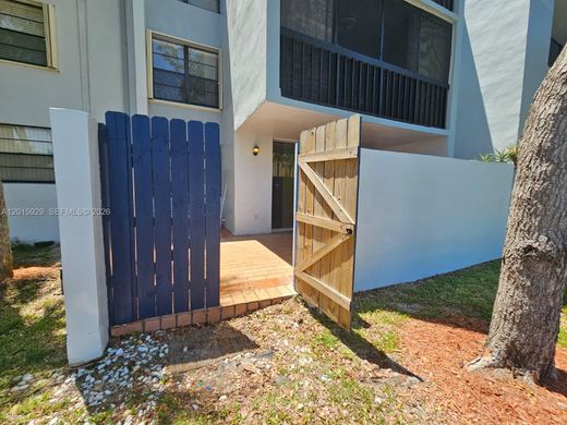 Residential complexes in Miami, Miami-Dade