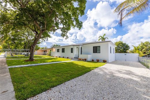 Villa in North Miami, Miami-Dade