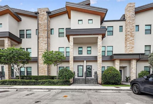 Townhouse - Doral, Miami-Dade County