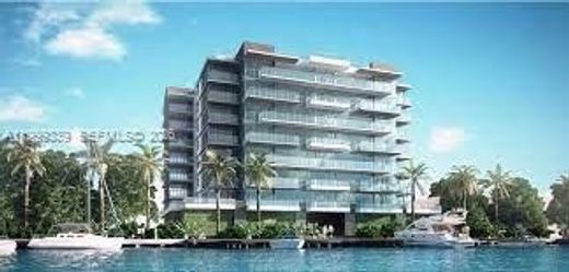 Residential complexes in Bay Harbor Islands, Miami-Dade