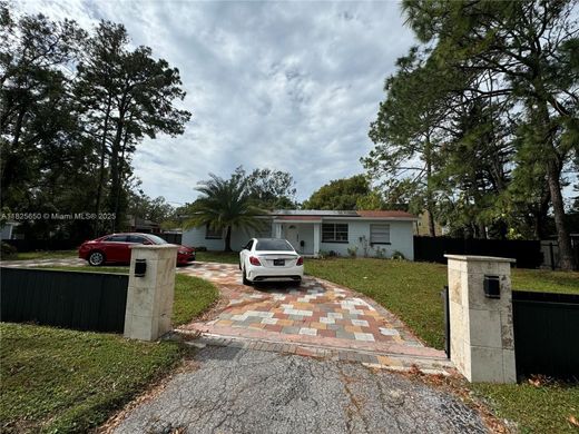 Villa in North Tampa Estates, Hillsborough County