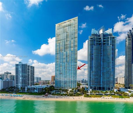 Sunny Isles Beach, Miami-Dade Countyのアパートメント・コンプレックス