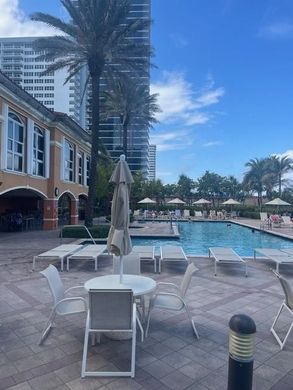 Komplex apartman Hallandale Beach, Broward County