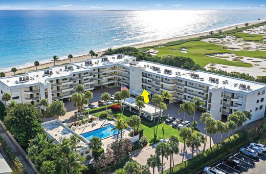 Residential complexes in Juno Beach, Palm Beach