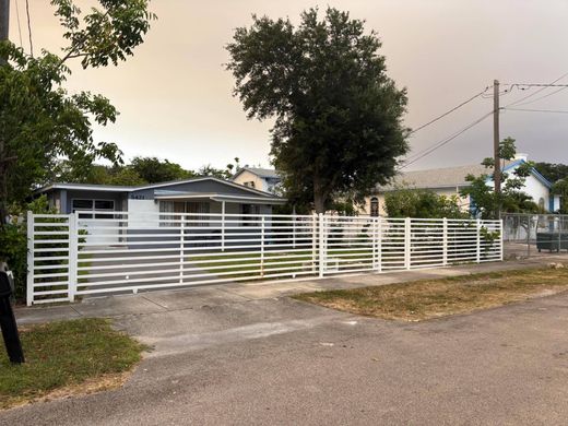 Villa in West Park, Broward County