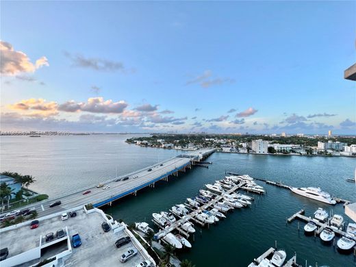 Residential complexes in North Bay Village, Miami-Dade