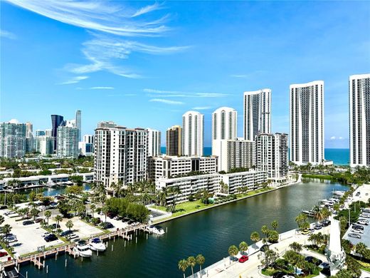 Sunny Isles Beach, Miami-Dade Countyのアパートメント・コンプレックス