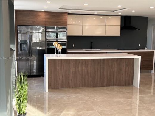 Complexes résidentiels à Sunny Isles Beach, Comté de Miami-Dade