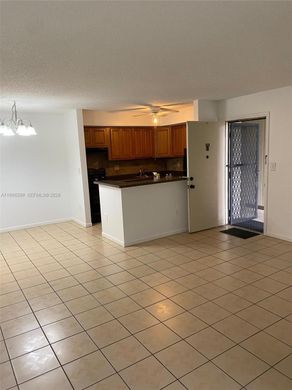 Residential complexes in Tamarac, Broward County