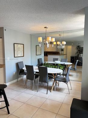 Жилой комплекс, Aventura, Miami-Dade County