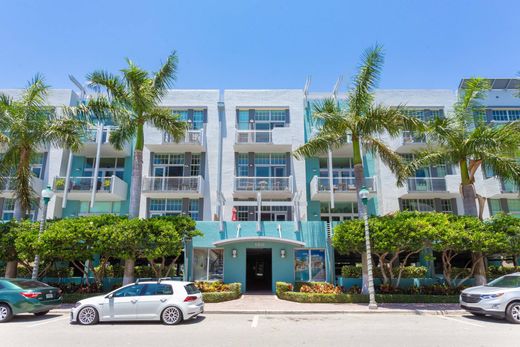 Residential complexes in Delray Beach, Palm Beach