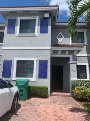 Casa di città a Miami Terrace Mobile Home, Miami-Dade County
