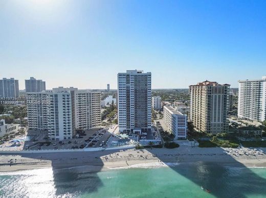 Residential complexes in Hallandale, Broward County