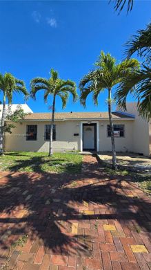 Residential complexes in Miami Gardens, Miami-Dade