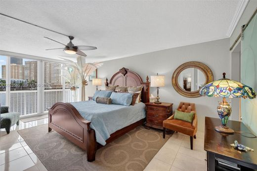 Komplex apartman Hallandale Beach, Broward County