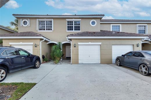 Townhouse in Pembroke Pines, Broward County