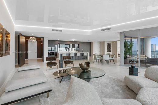 Kamienica w Miami, Miami-Dade County