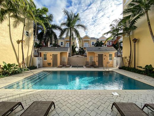 Townhouse in Lighthouse PT, Broward County