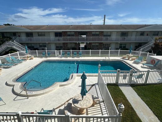 Residential complexes in Lighthouse PT, Broward County