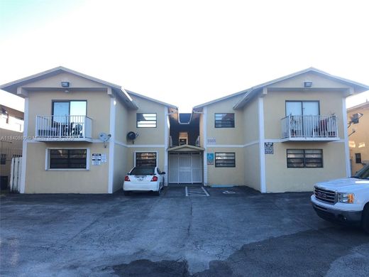 Complexes résidentiels à Hialeah, Comté de Miami-Dade