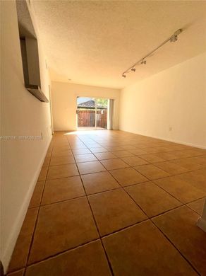 Residential complexes in Doral, Miami-Dade