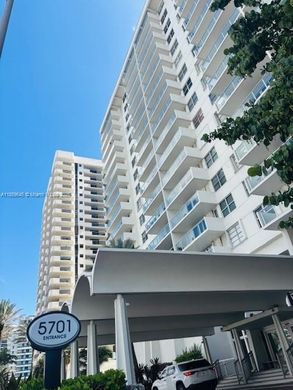 Complesso residenziale a Miami Beach, Miami-Dade County