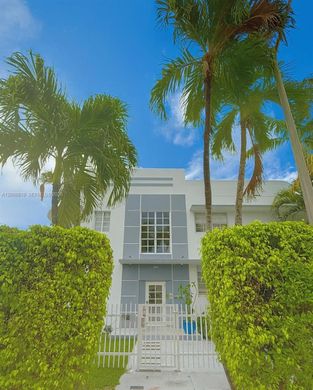 Residential complexes in Miami Beach, Miami-Dade