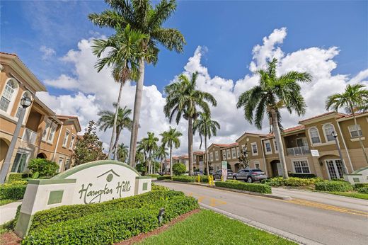 Tamarac, Broward Countyのタウンハウス