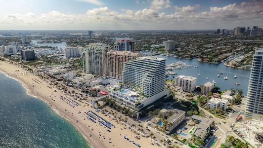 Residential complexes in Fort Lauderdale, Broward County