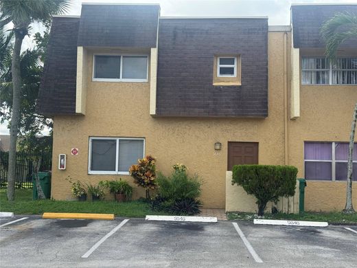 Townhouse in Lauderhill, Broward County