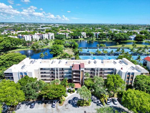 Residential complexes in Delray Beach, Palm Beach