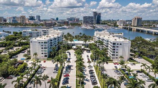 Residential complexes in Palm Beach, Florida