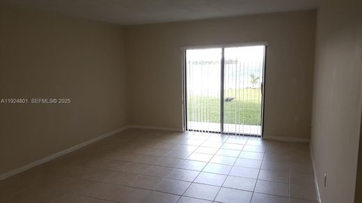 Complesso residenziale a Miami Lakes, Miami-Dade County
