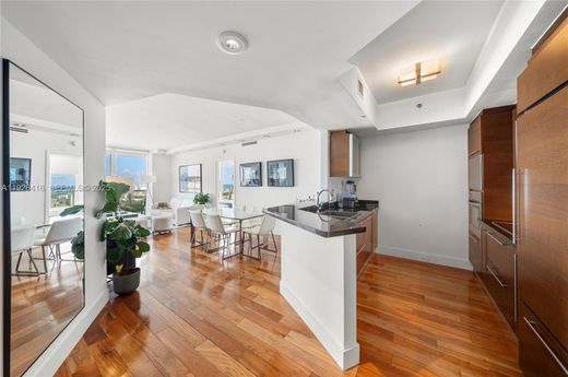 Miami Beach, Miami-Dade Countyのアパートメント・コンプレックス