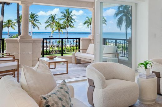 Residential complexes in Miami Beach, Miami-Dade