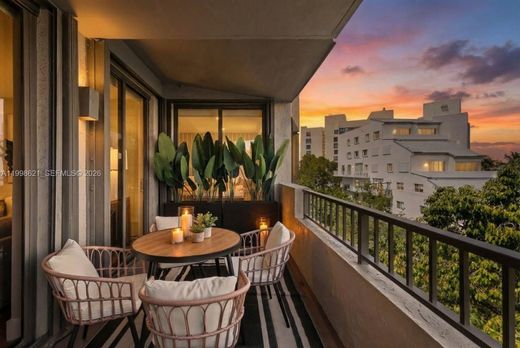 Wohnkomplexe in Key Biscayne, Miami-Dade County