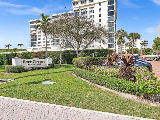 Residential complexes in Delray Beach, Palm Beach