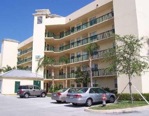 Residential complexes in Boca Raton, Palm Beach