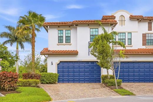 Townhouse - Pembroke Pines, Broward County