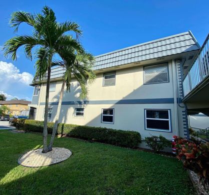 Residential complexes in Delray Beach, Palm Beach