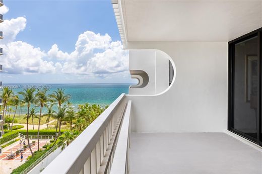 Complexes résidentiels à Bal Harbour, Comté de Miami-Dade